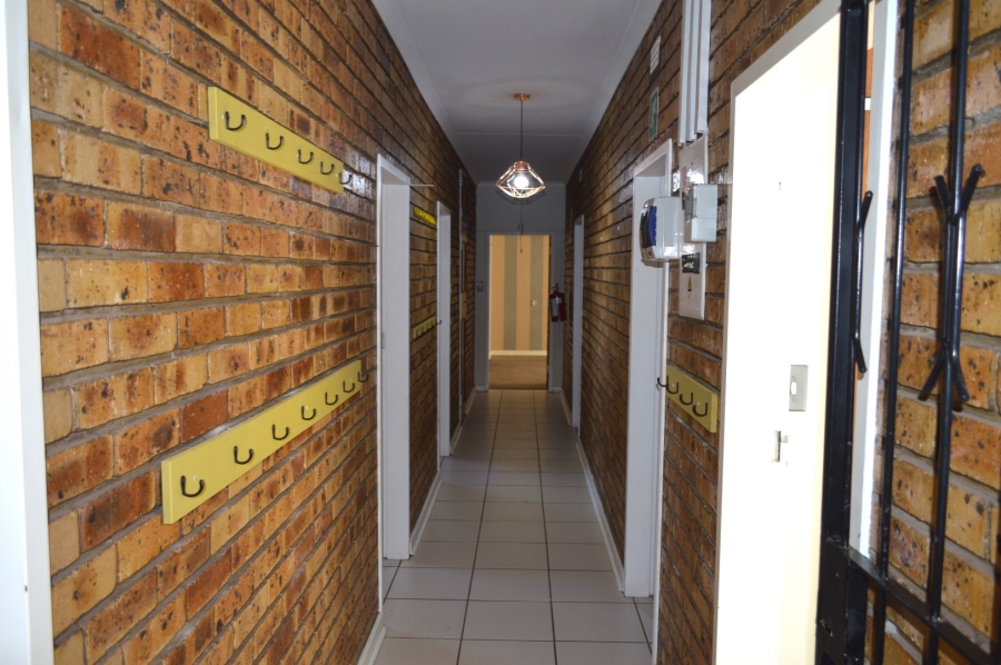 5 Bedroom Property for Sale in Flamwood North West